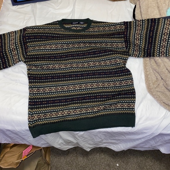 Neutral Arrow sweater - Picture 4 of 4